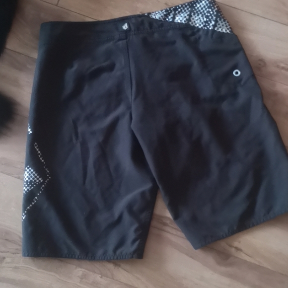 Volcom board shorts - Picture 4 of 4